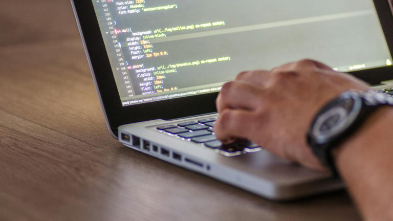 La guida definitiva ai lavori informatici: cosa fanno davvero gli esperti IT 7 La guida definitiva ai lavori informatici cosa fanno davvero gli esperti IT 1920x1080 1