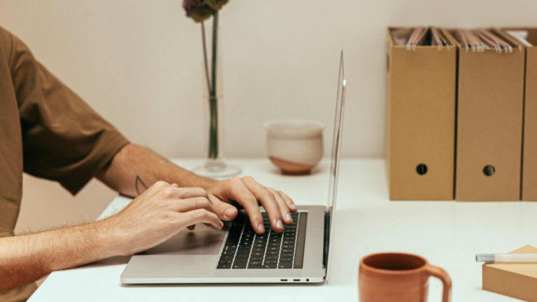 Docente per il corso di Data Analyst con Excel e Python in aula virtuale